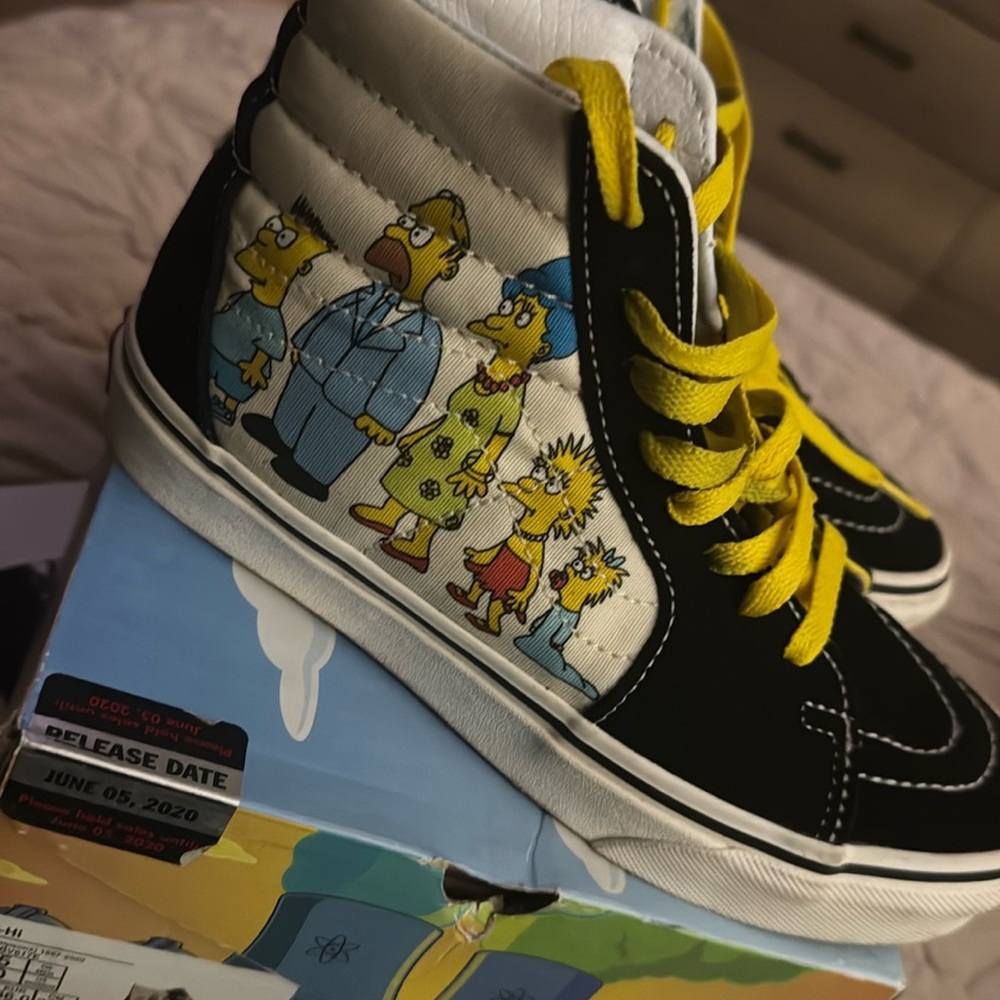 Release date 2020 simpsons vans 4.5 mens and 6,0 womans
